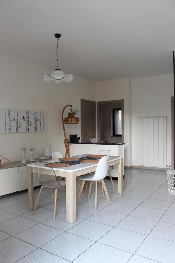 Casa Maria-Appartamento In Villa Ispra Esterno foto