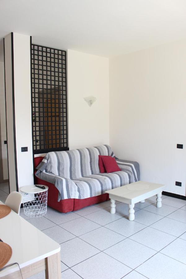 Casa Maria-Appartamento In Villa Ispra Esterno foto